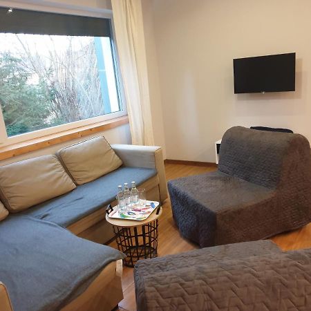 Maly Apartament W Zieleni Blisko Jeziora 스로다 비코폴스카 외부 사진