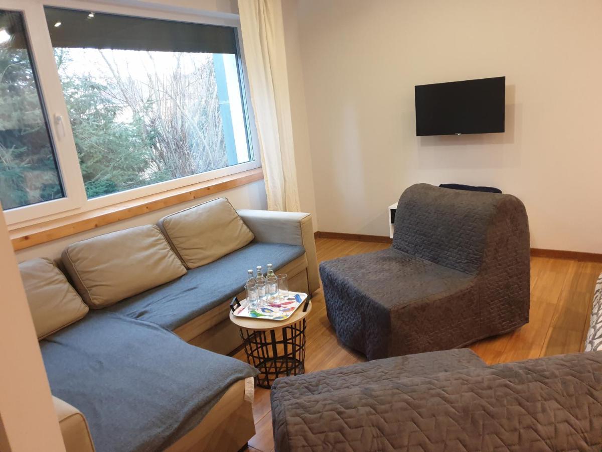Maly Apartament W Zieleni Blisko Jeziora 스로다 비코폴스카 외부 사진